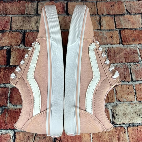 VANS CLASSIC LOWTOPS,  WOMANS SIZE 8.5 GUC - Picture 7 of 11